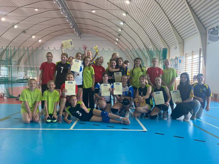 II miejsce w powiatowym turnieju siatkówki dziewcząt o Puchar Starosty Raciborskiego